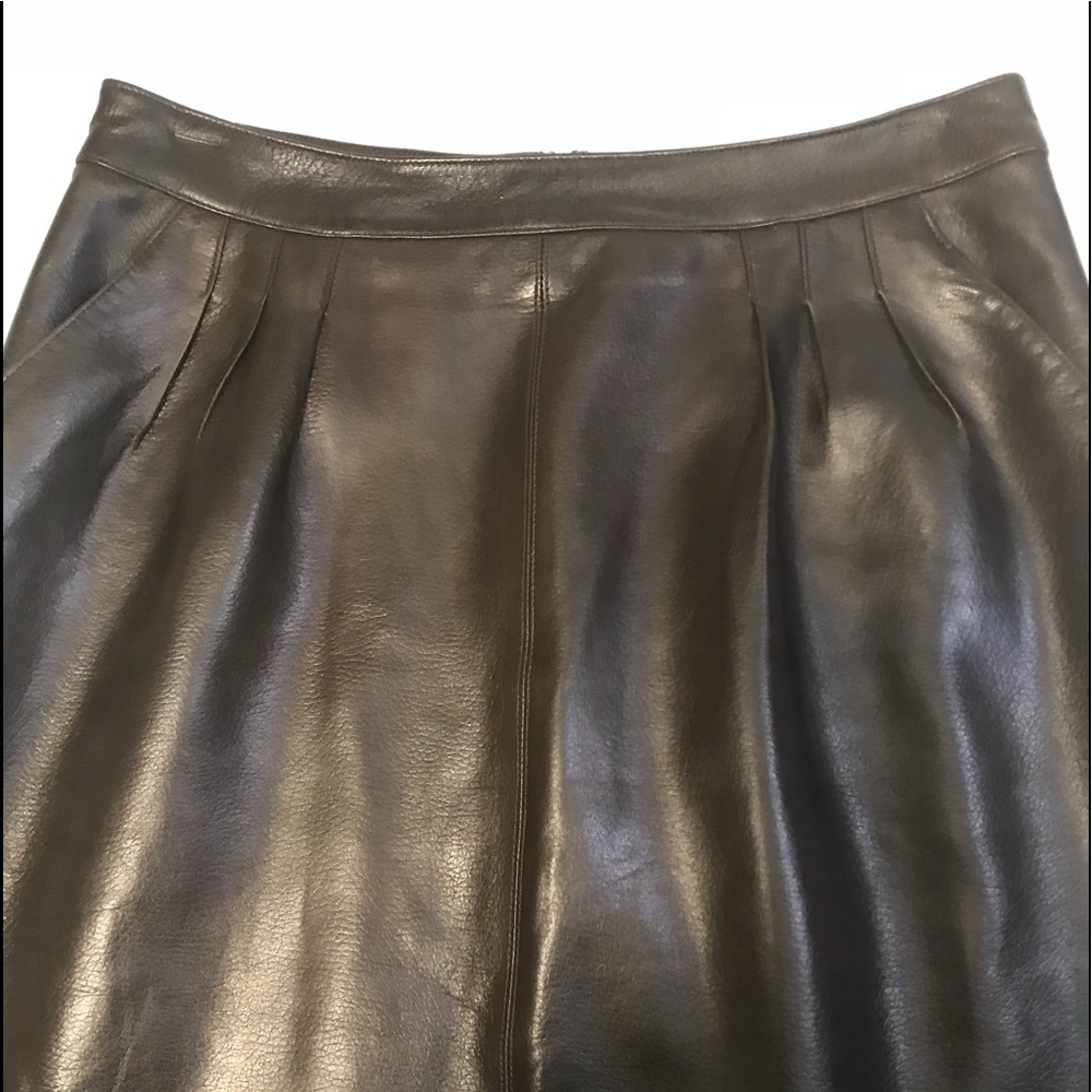 SOLD🎈OSCAR DE LA RENTA Lamb Skin Skirt - Picture 5 of 8